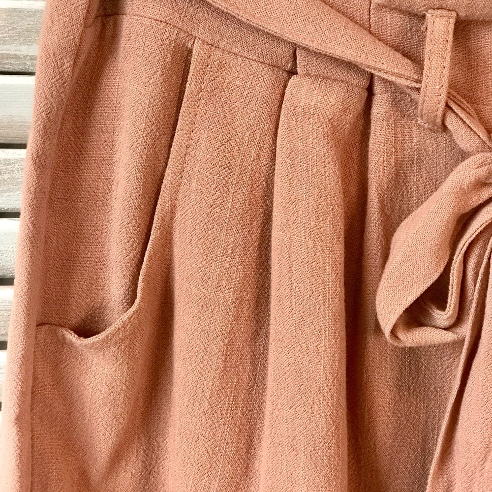 LINEN BLEND PAPER-BAG SHORTS IN DUSTY PEACH - Picture 5 of 9